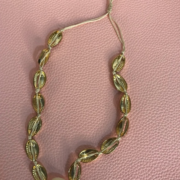 Gold shell necklace set - Picture 5 of 7
